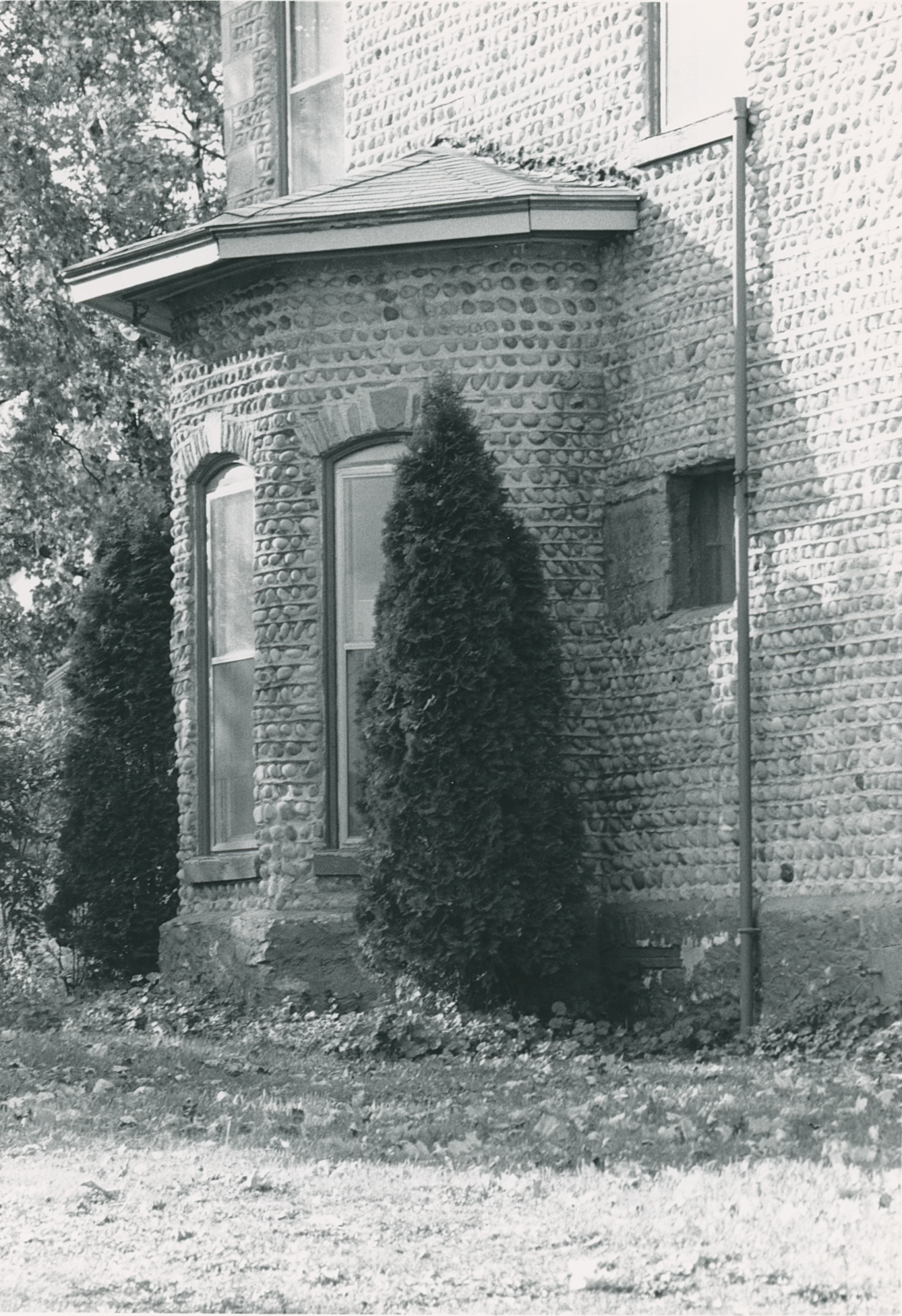 Bra-12 3 Arnold St 1